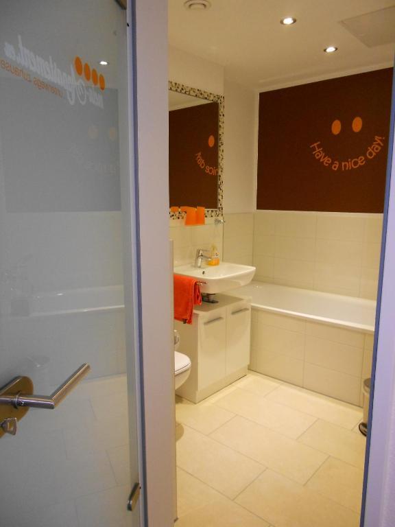 Mein Appartement Huerth Koeln Bagian luar foto